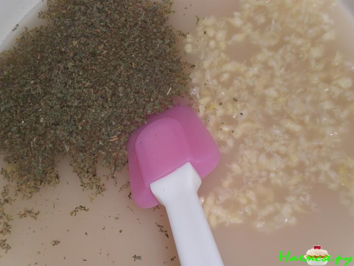 Булочки гриль с базиликом и вяленными помидорами