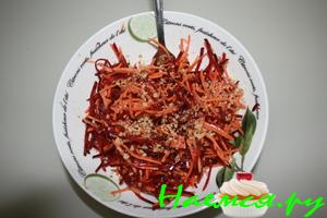 Овощной салатик со свеклой и орехами