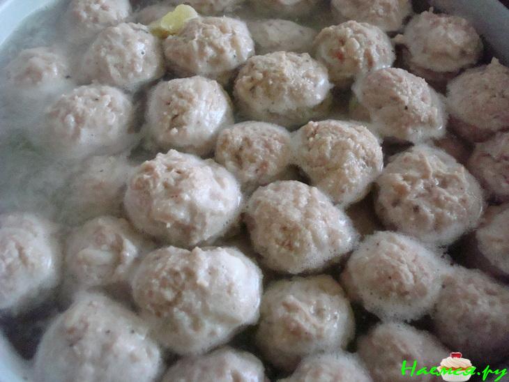 Суп картофельный с "ёжиками" для маленькой привереды