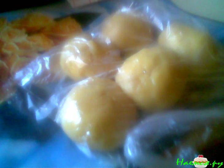 Пирог яблочный с брусникой