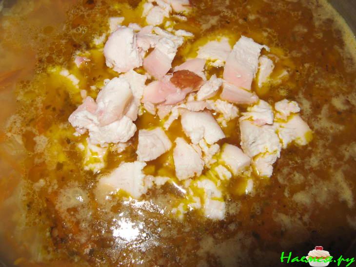 Чечевичный суп с копченой индейкой