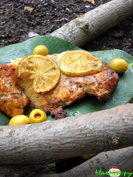 Пангасиус, приготовленный на углях дерева грецкого ореха 