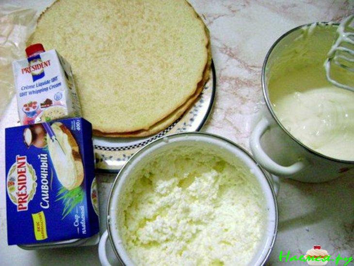 Торт "Юля" с персиком, грушей и физалисом