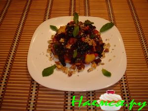 Салат из свеклы с черносливом и яблоками Салат из свеклы с черносливом и яблоками