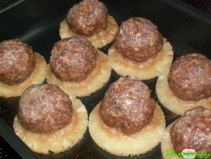 "Тефтельки в ананасовых юбочках"