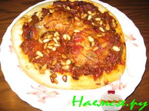 Курица запеченная на дрожжевом тесте