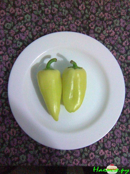 Салат с грушей и кедровыми орешками