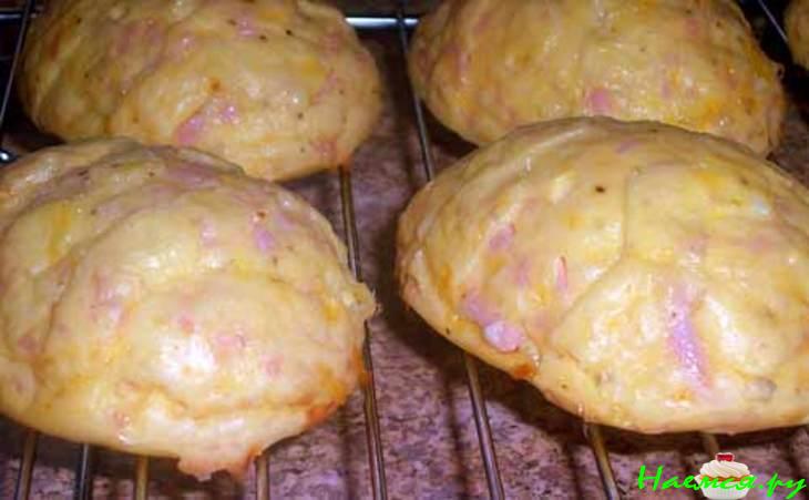 Сырная закуска с вареной колбасой