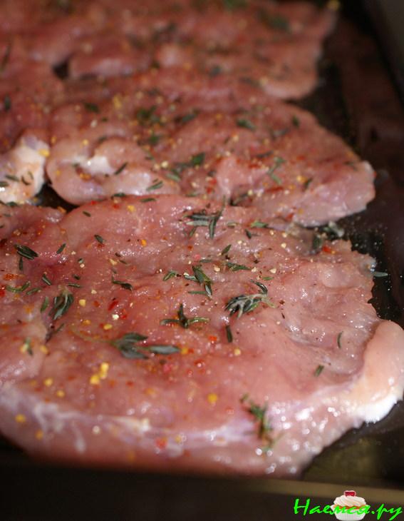 Свинина с ананасом и вишней