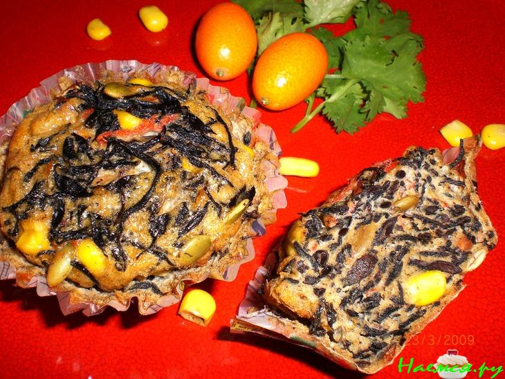 Яичные маффины с морской капустой