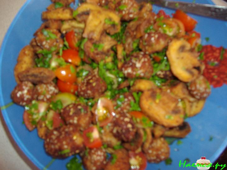 Салат с фаршем и грибами "Экспромт"