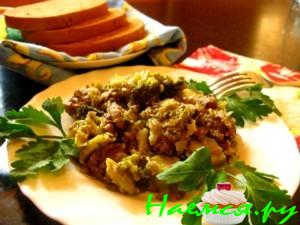 Куриная печень с брокколи