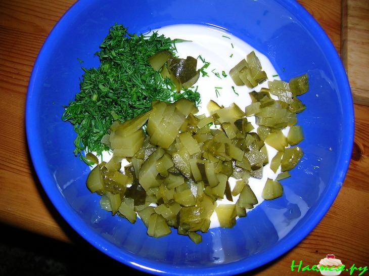 Зразы картофельные с креветками и яйцом под соусом