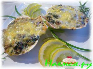 Морской коктейль со шпинатом под соусом бешамель