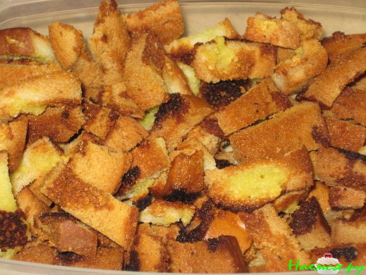 Чесночные сухарики