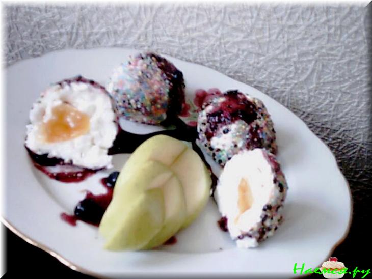 Творожный десерт с курагой и орехами