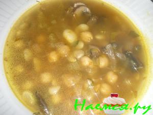 Суп из нута, фасоли и грибов