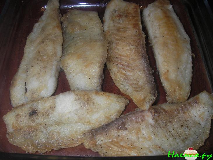 Тилапия под шафрановым соусом с моцареллой Тилапия под шафрановым соусом с моцареллой