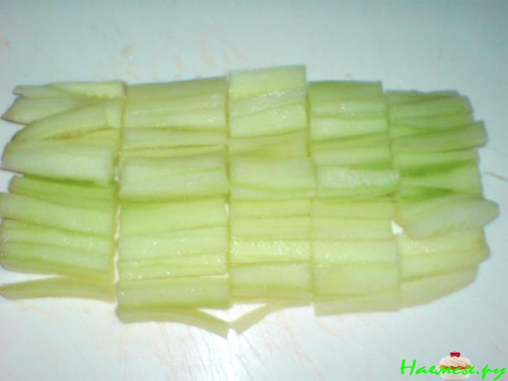 Салат из рисовой лапши с маленькими креветками