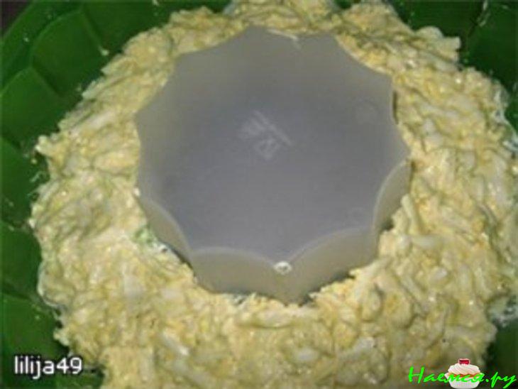 Овощной торт с колбасными розами