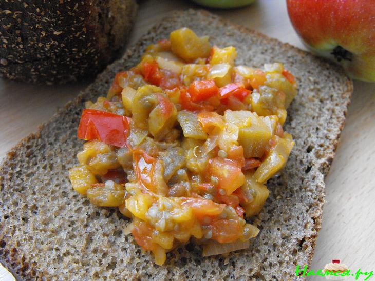 Баклажанная икра с яблоками