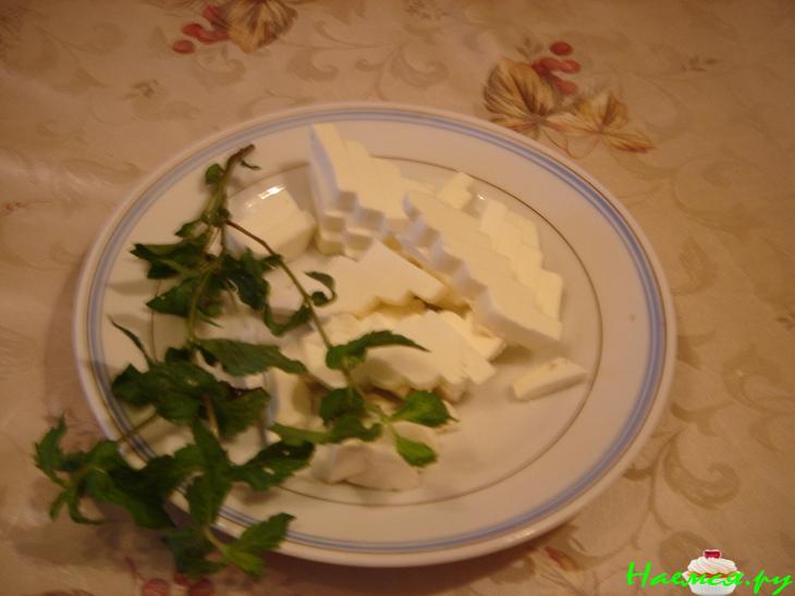 Салат из кольраби с яблоком и грецкими орехами