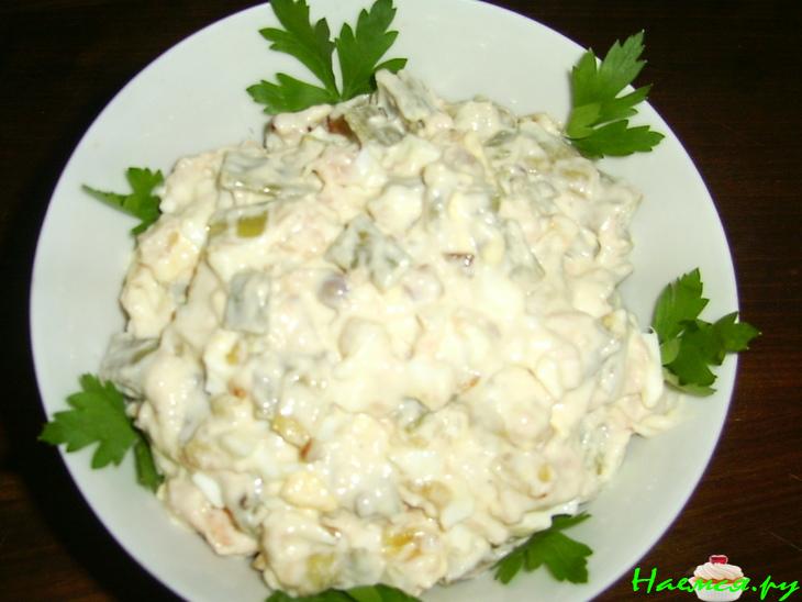 Салат из молодой стручковой фасоли с горбушей