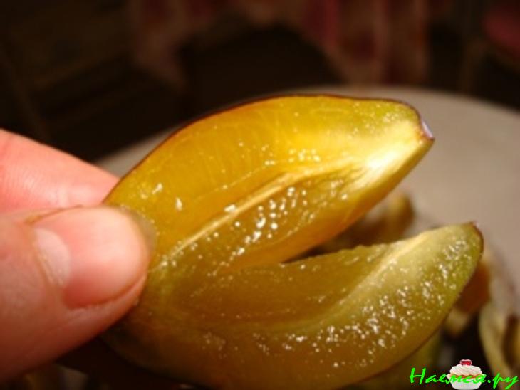 Сливовый пирог "Астра" с шоколадной начинкой