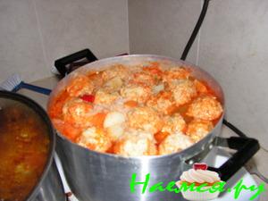 Фрикадельки с рисом, картофелем и белой фасолью Фрикадельки с рисом, картофелем и белой фасолью