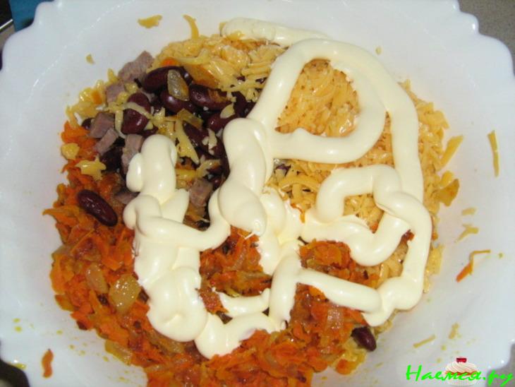 Салат фасолевый с вареной говядиной