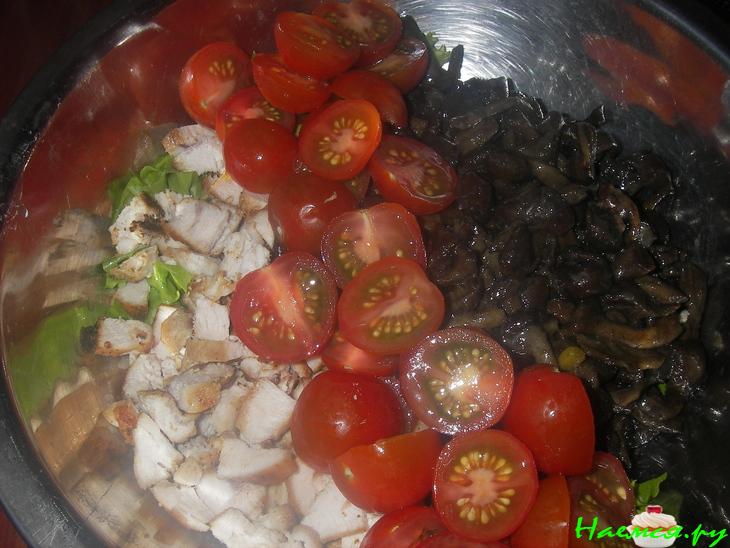 Салат с индейкой и опятами