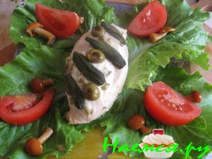 Куриные грудки с оливками и корнишонами