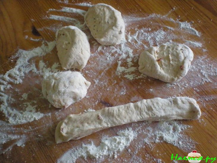 Булочки гриль с базиликом и вяленными помидорами