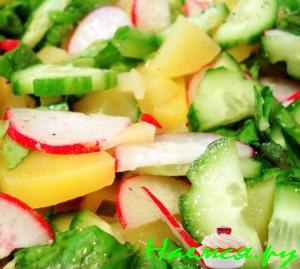 Обычный овощной салатик на бульонной заправке