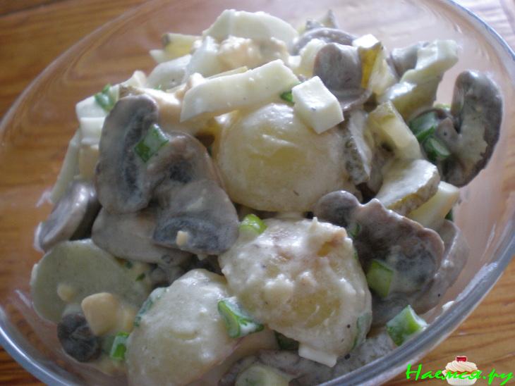 Салат картофельный с грибами