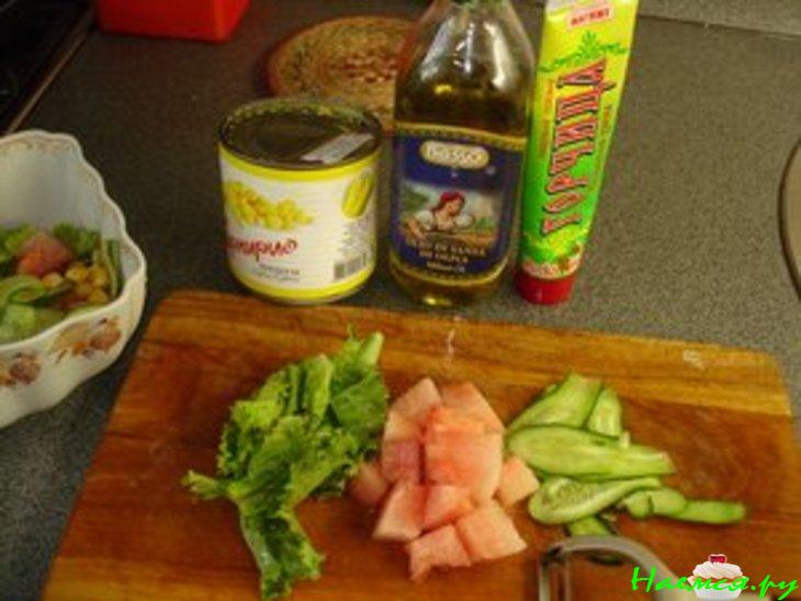 Салат "Праздничный" с арбузом