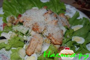 Салат с курицей и натуральном йогуртом