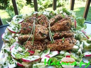 Кубики лосося в сезаме