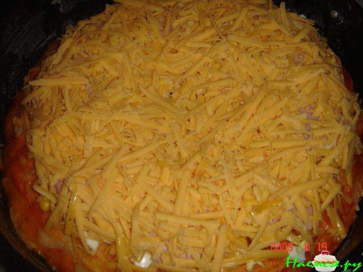 Пирог с колбасой по-столичному