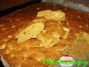 Пирог с морковкой и яблоками