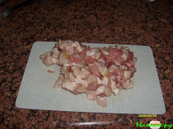 Быстрый пирог с капустой и свиной грудинкой