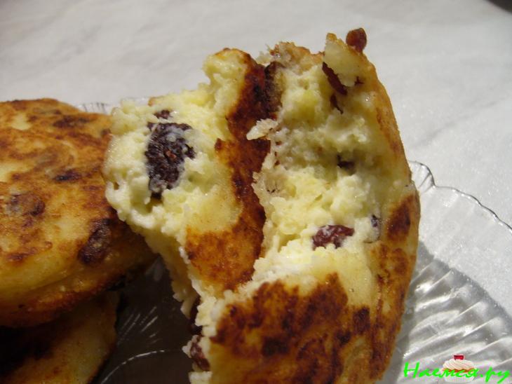 Не совсем обычные сырники с орехами и изюмом