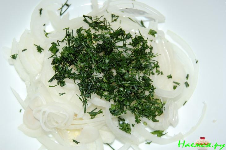 Салат из баклажан и помидор с луком