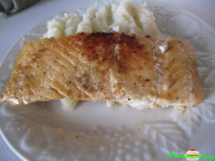 Семга с горчицей и картофельным пюре