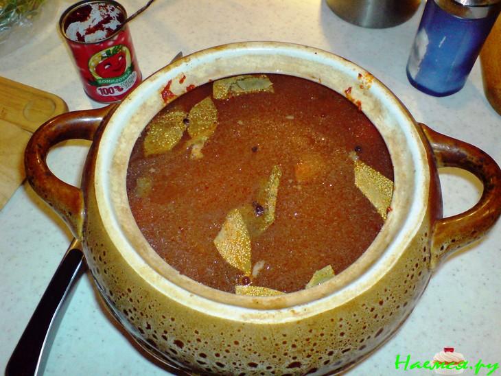 Солянка мясная сборная в горшочке