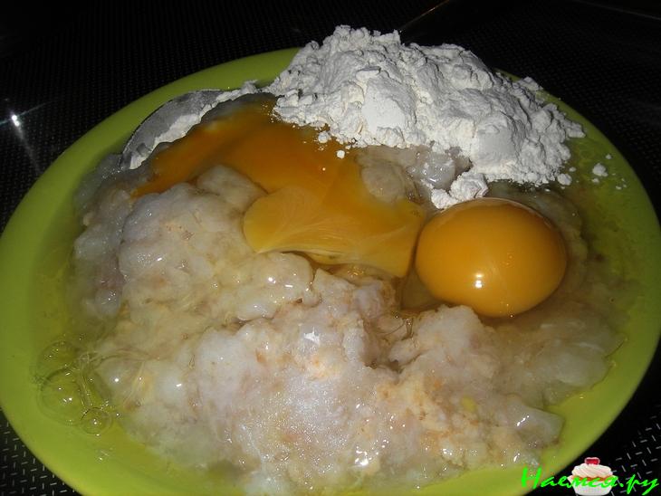 Рыбный рулет со шпинатом и зеленым луком