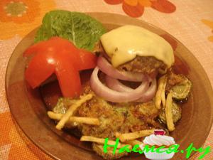 Бифштекс с сыром гауда и блинчиком из овощей