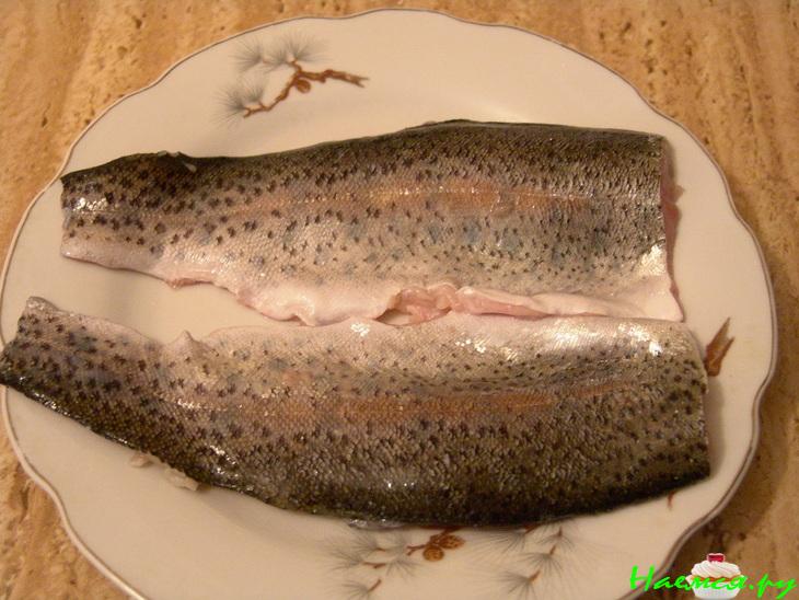 Горячий салат с рыбой