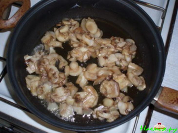 Жульен с грибами и курицей Жульен с грибами и курицей