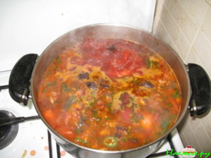 Борщ с фасолью и свекольной ботвой